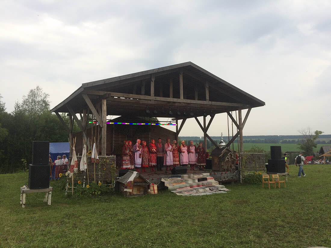 >Выступления фольклорных коллективов на фестивале в деревне Лудорвай 2019 год